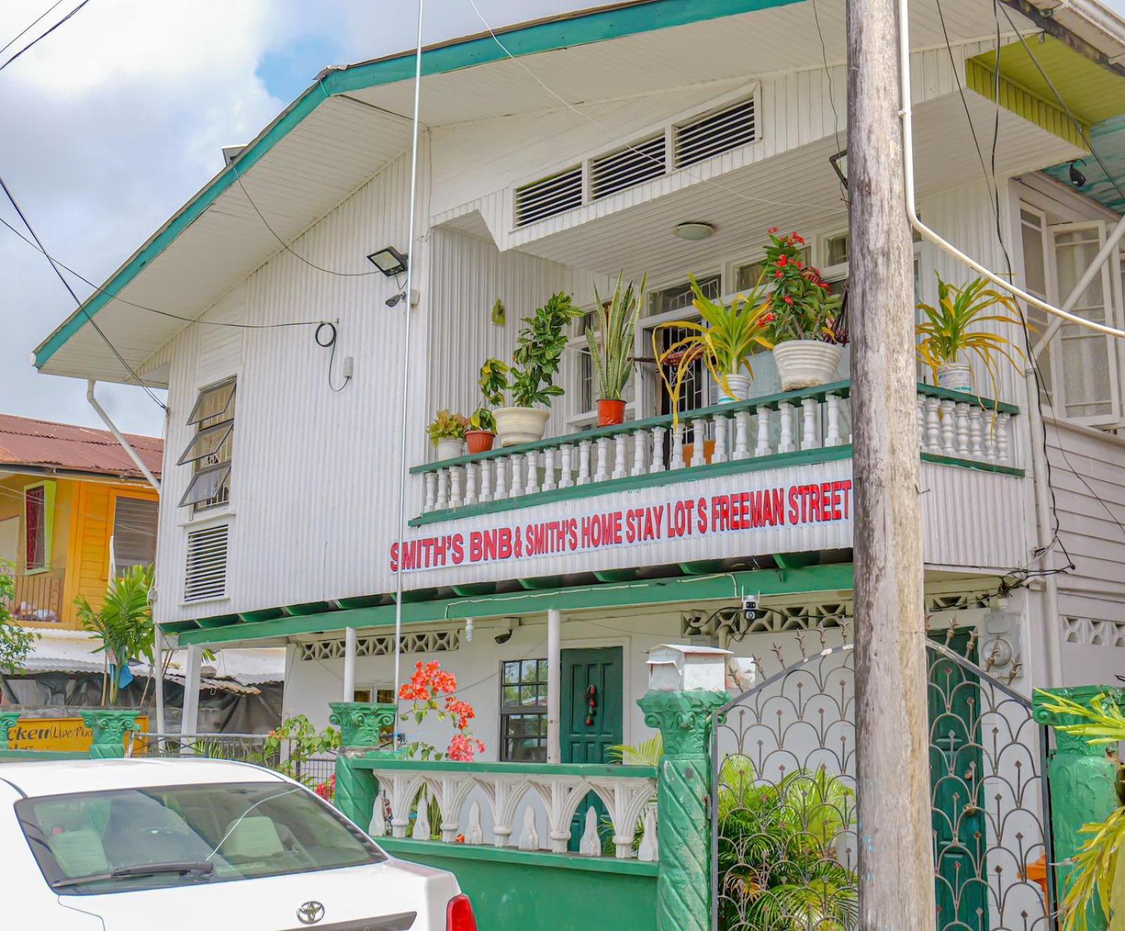 Smith'S Homestay Georgetown Exteriör bild